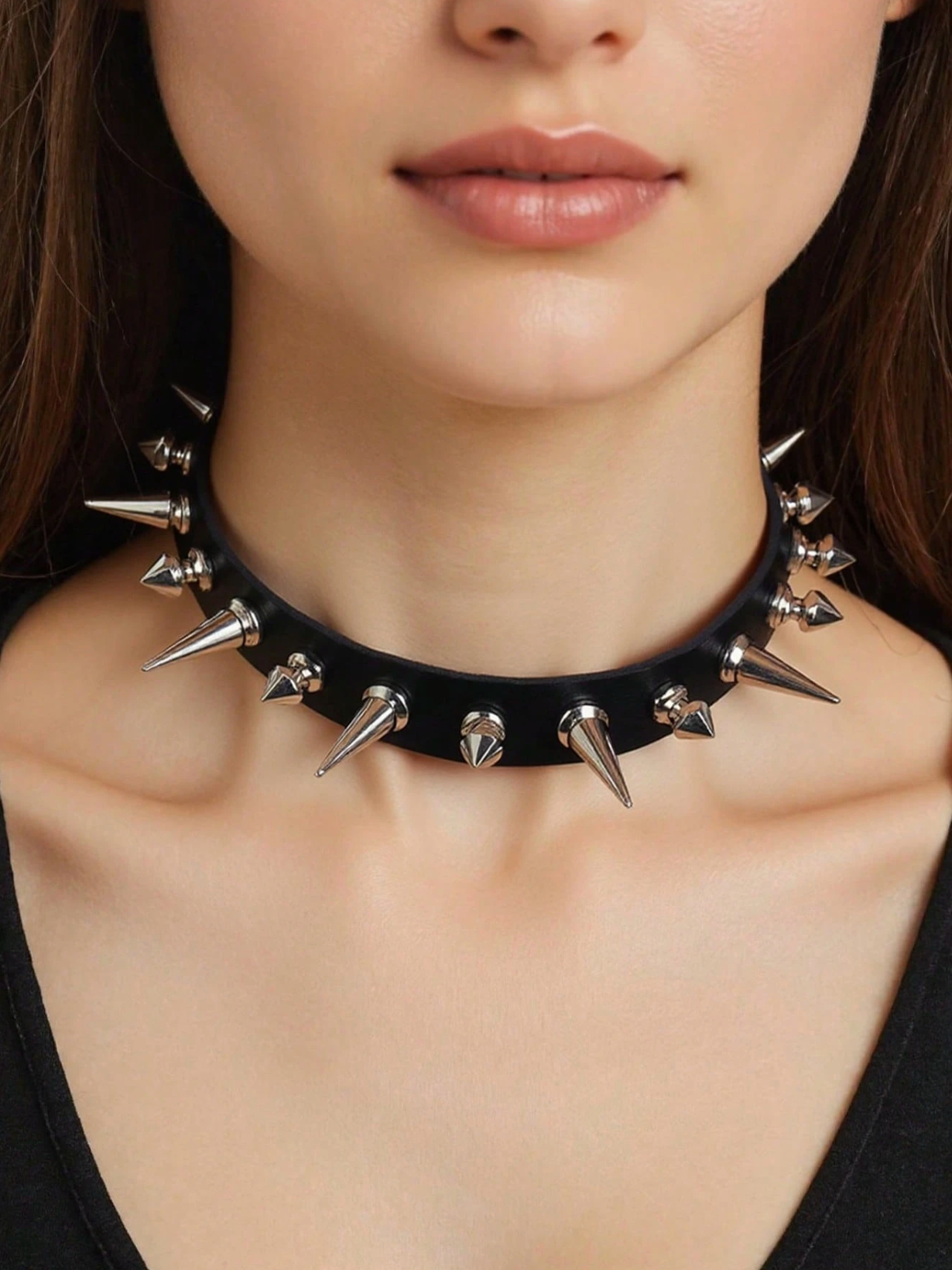 SPIKES CHOKER BLACK